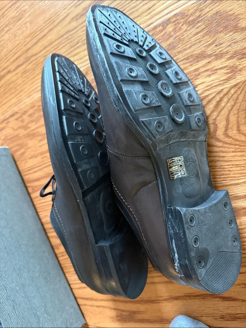 Bacco Bucci Dark Brown Leather Oxford Dress Shoes. Brand new.
